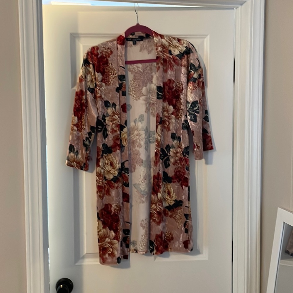 One Clothing floral velour kimono Size XS